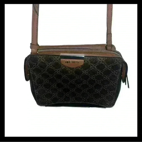 Gently used purse - Picture 1 of 3